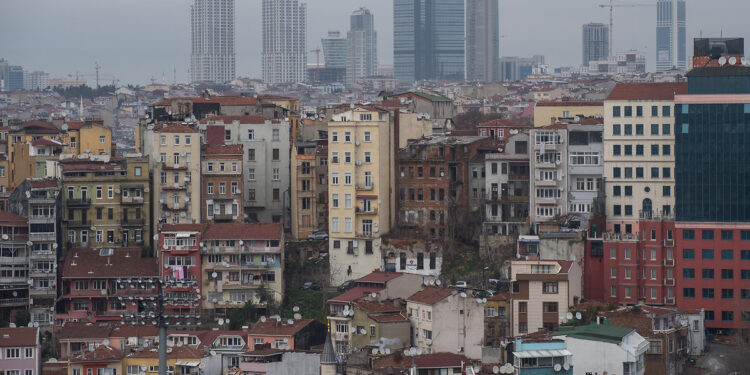 İBB açıkladı: Kentsel dönüşümde kira ve nakit desteği nasıl sağlanacak? Şartlar ne?