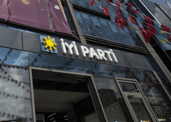 İYİ Parti’den iki vekil istifa etti