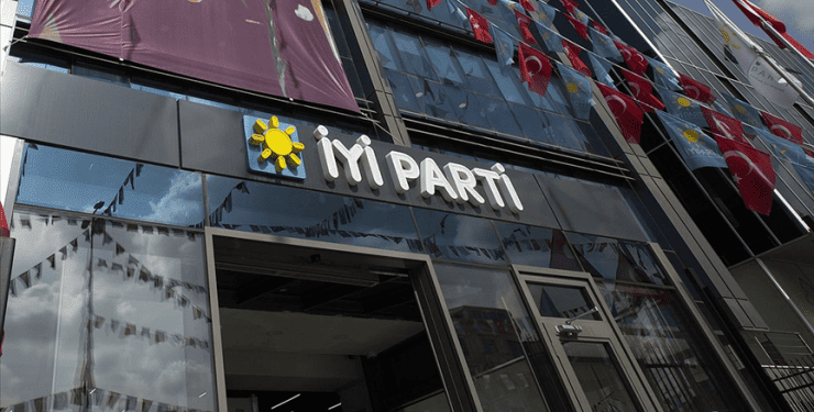 İYİ Parti’den iki vekil istifa etti