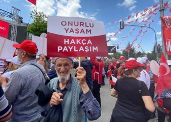 İktidarın neden olduğu ekonomik krizin faturası emekçilerin sırtına biniyor