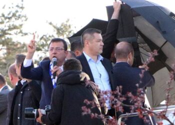 İmamoğlu'na taşlı saldırı davasında 28 sanığa 5 ay 26'şar gün hapis cezası