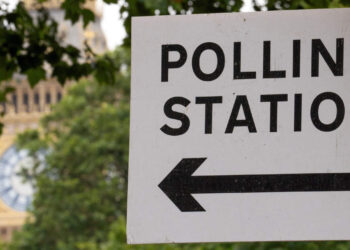 İngiltere sandık başında: İşçi Partisi'nin zaferi kesin görülüyor