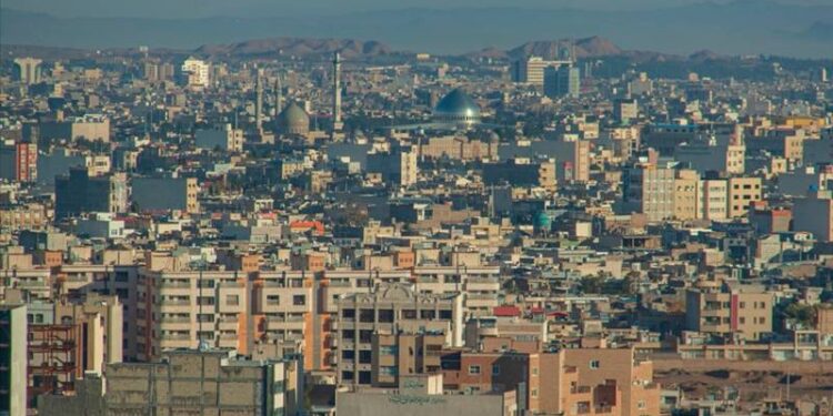 İran'da aşırı sıcak havalar nedeniyle elektrik tüketiminde tarihi rekor