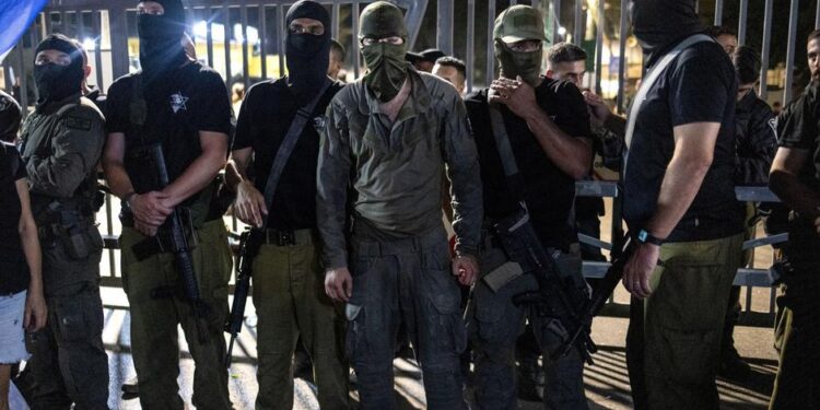 İsrail'de tecavüz şüphelisi askerlerin tutuklanması protestolara yol açtı