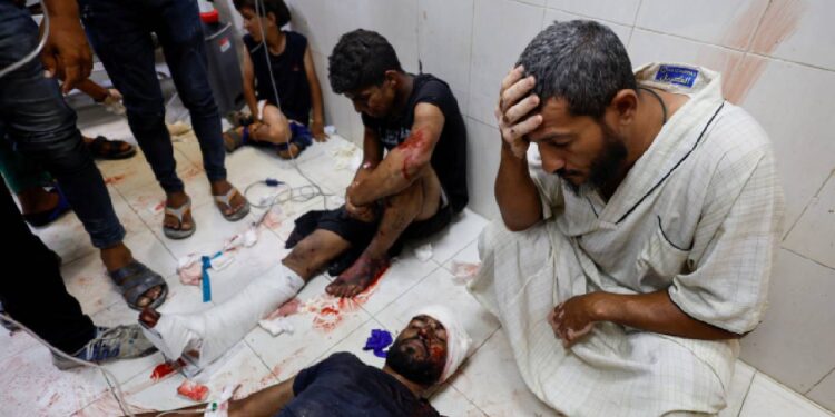 İsrail'in Gazze'nin güneyinde Filistinli sivillerin sığındığı okula saldırısında en az 29 kişi öldürüldü