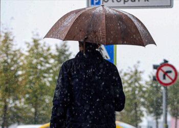 İstanbul ve birçok kent için gök gürültülü sağanak yağış uyarısı
