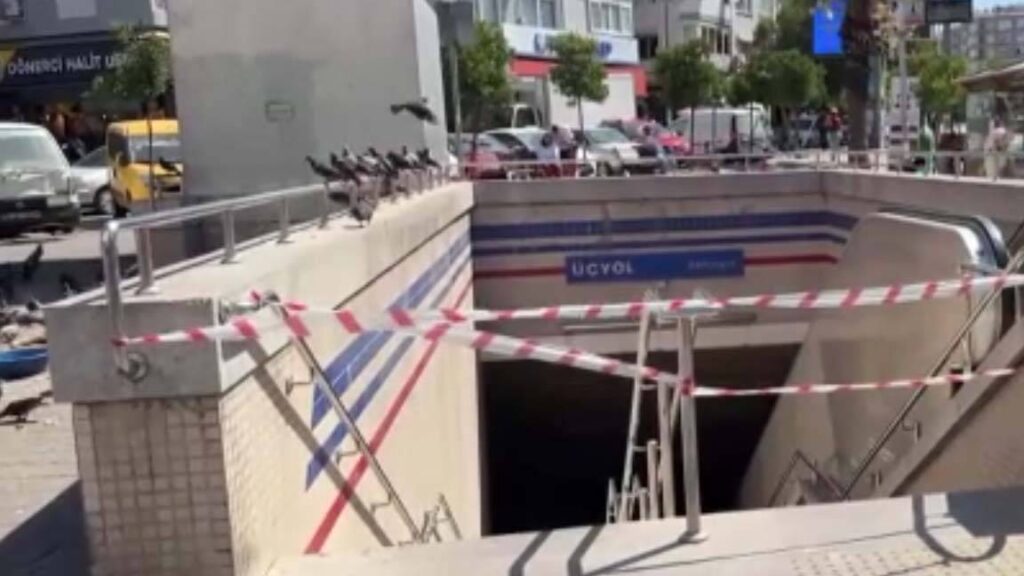 İzmir Metrosu'nda yürüyen merdivenin ters yönde hareket etmesi sonucu 11 kişi yaralandı