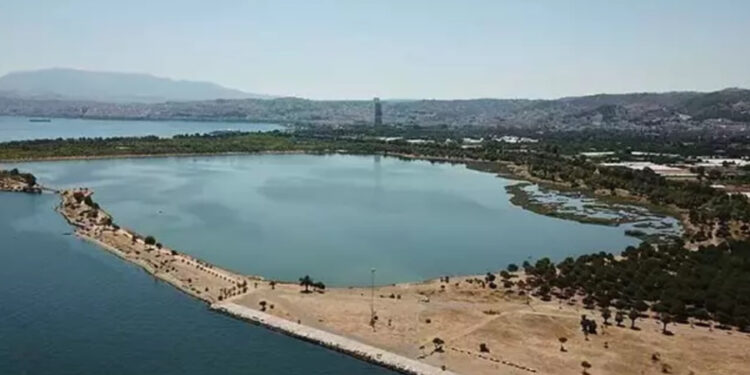 İzmir için kritik uyarı: ‘Zemin her yıl çöküyor, önlem alınmazsa gelecekte kenti su basacak’