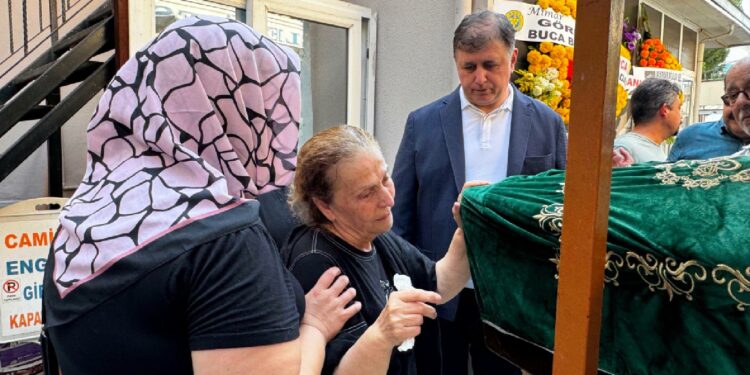 İzmir'de elektrik akımına kapılarak hayatını kaybeden İnanç Öktemay, son yolculuğuna uğurlandı