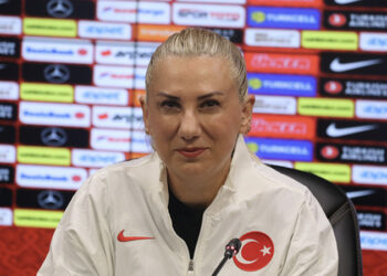 Kadın futboluna yatırım yapan bir ülkeye karşı kendi oyunumuzu oynayacağız
