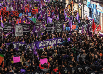 Kadınların Kararlılığı Geri Adım Attırdı: Soyadı Dayatması Yargı Paketinden Çıkarıldı