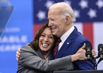 Kamala Harris, başkan adaylığı için gerekli delege sayısına ulaştı