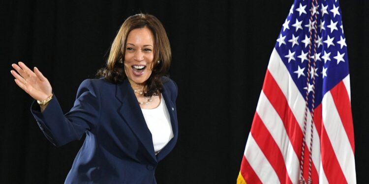Kamala Harris, bir haftada 200 milyon dolar bağış topladı