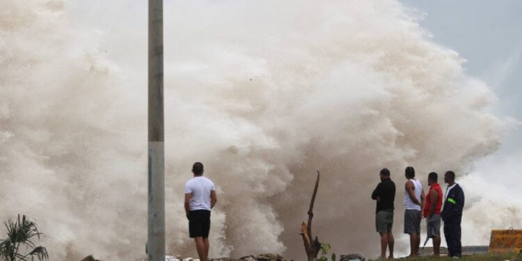 Karayipler'i Beryl Kasırgası çarptı: En az 7 kişi öldü, bir adada ayakta ev kalmadı, Maduro'nun yardımcısı yaralandı