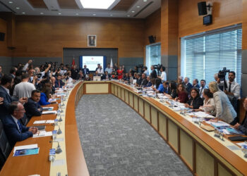 Katliam Yasası Görüşmelerinde Skandal Sözler: Oyu Köpeklerden mi Alacaksınız?