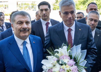 Kemal Memişoğlu'nun Başı Fahrettin Koca'nın Enkazıyla Dertte! İşte Yeni Bakanın Elindeki Sorun Listesi...