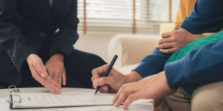 Kiracılar Dikkat... Kira Artışında Yeni Dönem: Uzmanı 'Yasal Değil' Diyerek Uyardı!