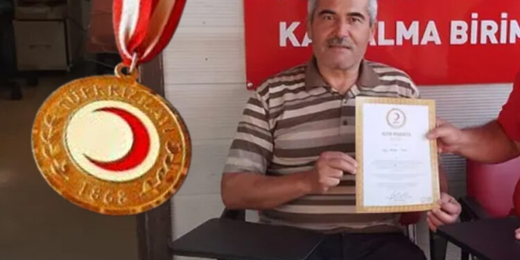 Kızılay’ın verdiği altın madalya sahte çıktı