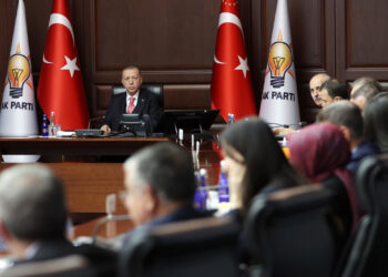 Kulisleri Hareketlendiren İddia! Erdoğan'a En Yakın İsimler Radarda, Tüm Gözler Yarınki MKYK'da