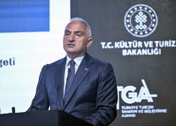 Kültür ve Turizm Bakanı açıkladı; Çeşme ve Bodrum neden boş?