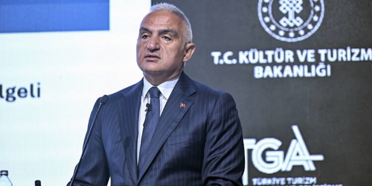Kültür ve Turizm Bakanı açıkladı; Çeşme ve Bodrum neden boş?