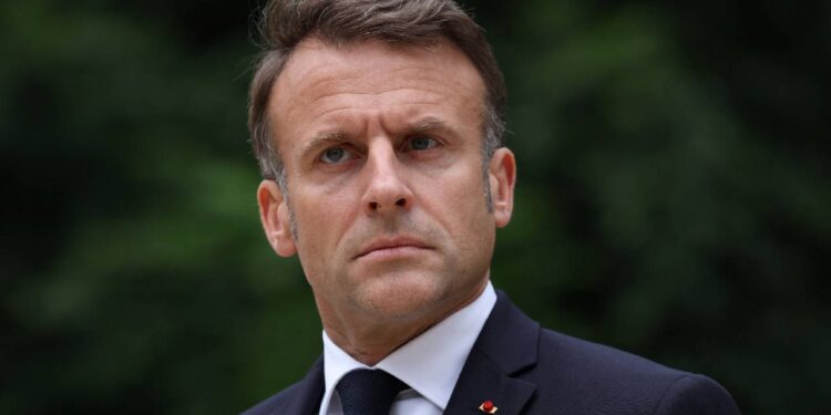 Macron: Fransa'yı Boyun Eğmeyen Fransa ile birlikte yönetmeyeceğiz