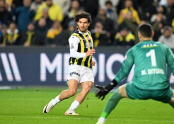 Manchester United'dan Ferdi Kadıoğlu için takas teklifi