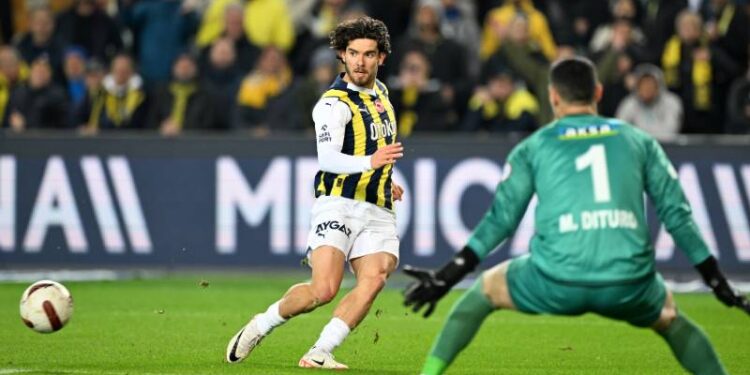 Manchester United'dan Ferdi Kadıoğlu için takas teklifi