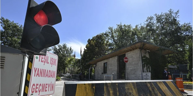 Meclis’e ziyaretçi yasağı