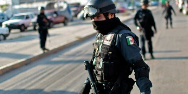 Meksika'da uyuşturucu çeteleri çatıştı: 19 ölü