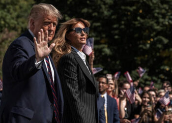 Melania Trump'tan Eşi Donald Trump'a Destek Çağrısı: 'Birlik Olun'