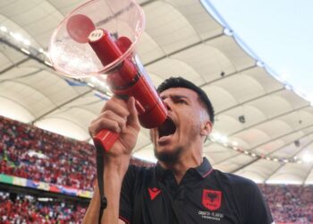 Merih ilk değil, Arnavutluk futbolcusu Mirlind Daku da 2 maç ceza almıştı
