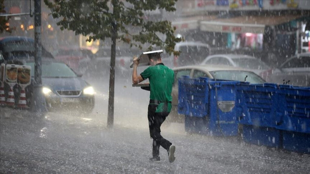 Meteoroloji Uzmanı Gün Verdi: İstanbul'a Sağanak Yağış Geliyor