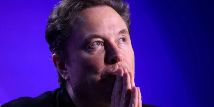 Musk 'Oğlum öldü, woke virüsü tarafından öldürüldü' dedi, trans kızı 'Yanımda değildin, olduğunda da zalimdin' yanıtını verdi