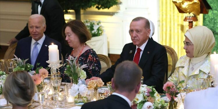 NATO zirvesi sonuç bildirisi: 'Ukrayna ittifak üyeliği dahil tam Avrupa-Atlantik entegrasyonunun geri dönülmez yolunda'