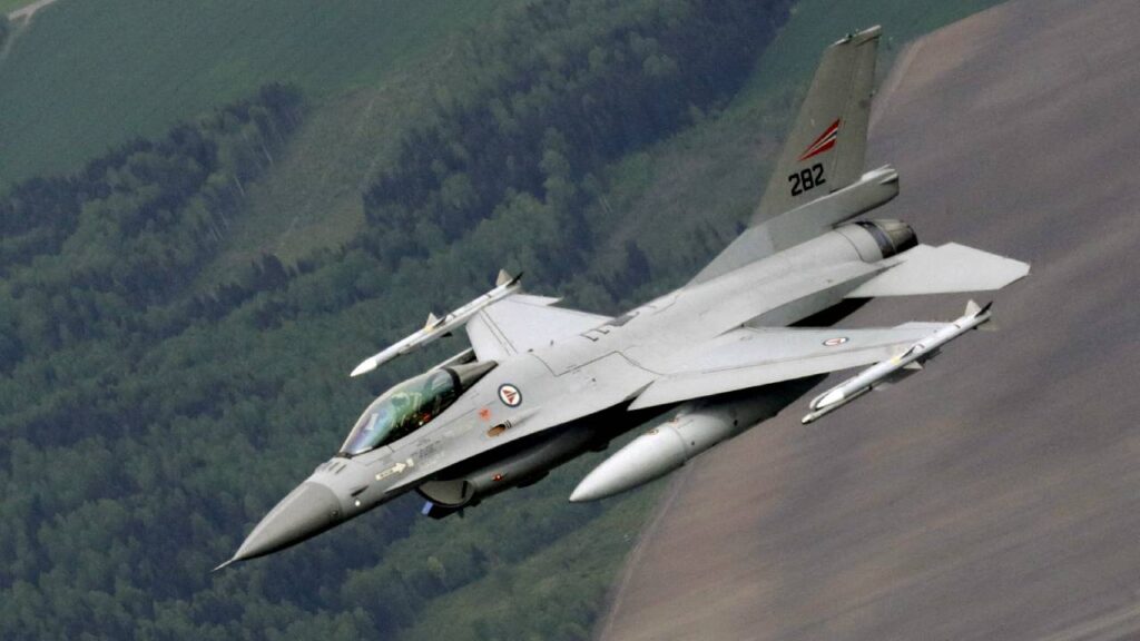 NATO zirvesinde Rusya'yı hedef alan açıklama: Ukrayna'ya F-16 filolarının transferi başladı, ilk jetler yola çıktı