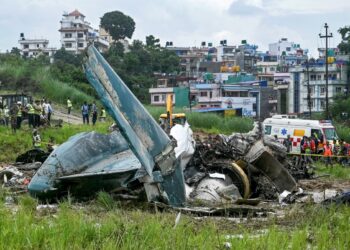 NEPAL | Katmandu’da uçak düştü; sadece pilot kurtuldu