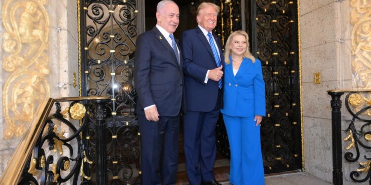 Netanyahu’yu evinde ağırlayan Trump’tan Harris’e: “İsrail’e karşı saysısızdı. Seçilmezsem 3. Dünya Savaşı yakın”