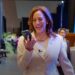 Obama çiftinin Kamala Harris'i sevindirdiği telefon görüşmesi gösterimde