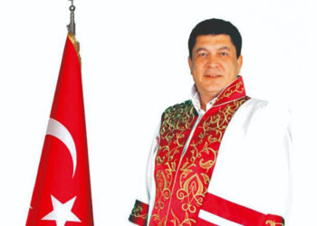 Olmayan üniversiteye, lise mezunu rektör; binlerce kişiyi dolandırmış!