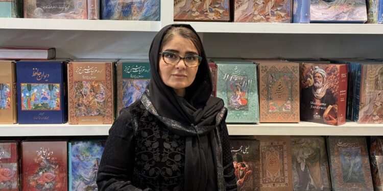 Önce Türkçe Öğrendi, Sonra Şiir Kitabı Yazdı