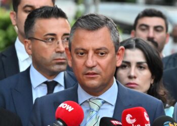Özel’den Cumhur İttifakı’na Sinan Ateş uyarısı: Elinizdeki çürükleri ayıklayamazsanız…