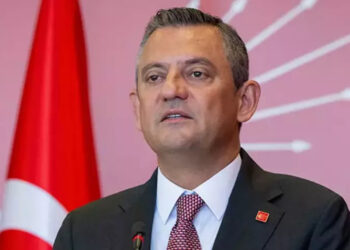 Özgür Özel'den UEFA'ya Merih Demiral Tepkisi: 'Hakkaniyetle Bağdaşmayan Siyasi Bir Karardır'