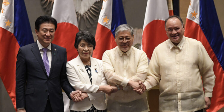 PASİFİK | Japonya ve Filipinler, Çin tehdidine karşı savunma anlaşması imzaladı
