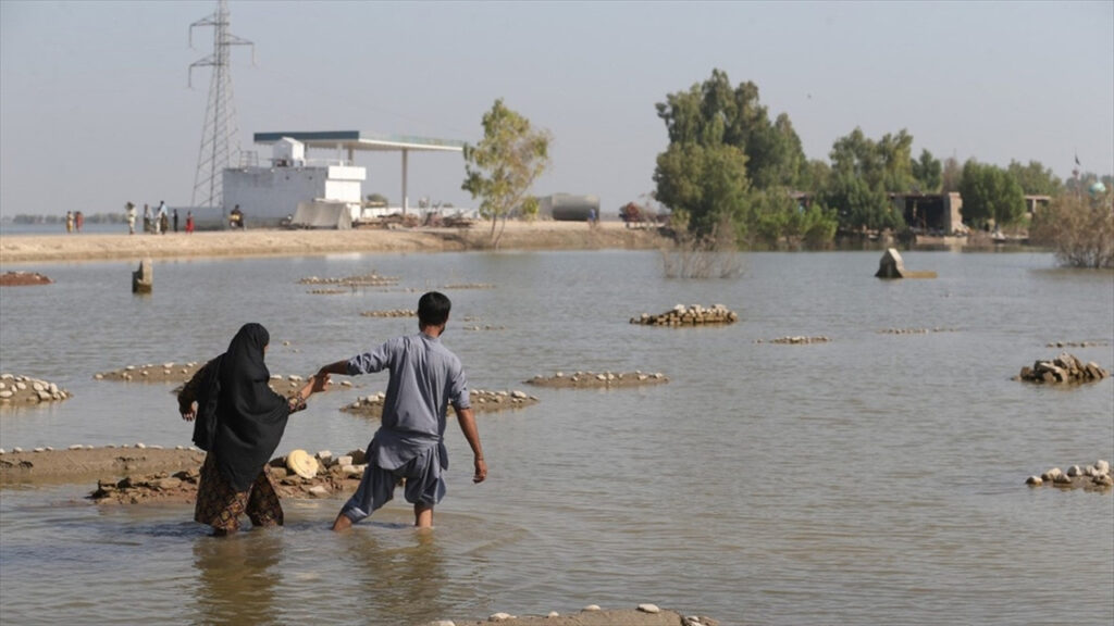 Pakistan'da Buzulların Erimesi Felakete Yol Açtı: Yüzlerce Kişi Evsiz Kaldı