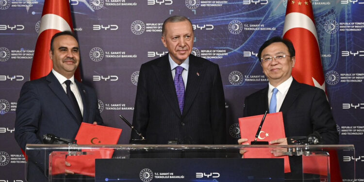 Protokol imzalandı; Çin elektrikli araç devi BYD Türkiye’de üretim tesisi açacak