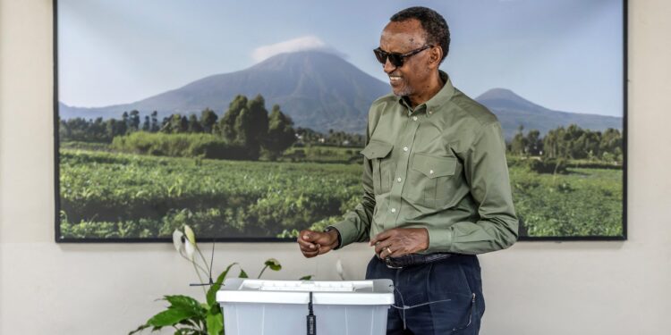 RUANDA | Kagame yüzde 99 ile yeniden seçildi
