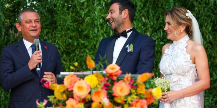 Rıza Akpolat İle Yeşim Yankılıç'ın Mutlu Günü: İmamoğlu Nikah Kıydı, Özel Şahitlik Etti