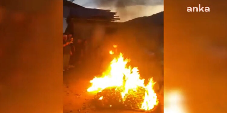 Rizeli üretici Çaykur’u protesto etti: Benzin döküp çayı yaktı