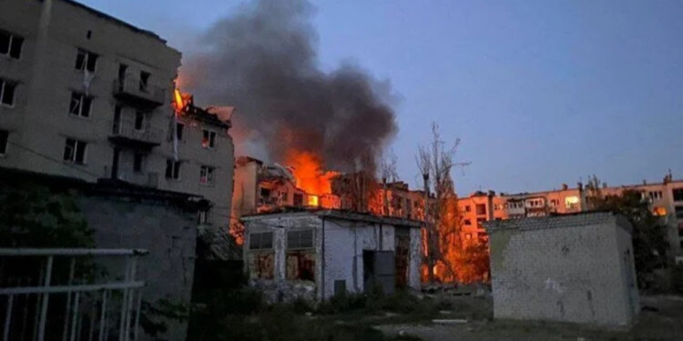 Rusya Donetsk'i vurdu: 6 kişi hayatını kaybetti